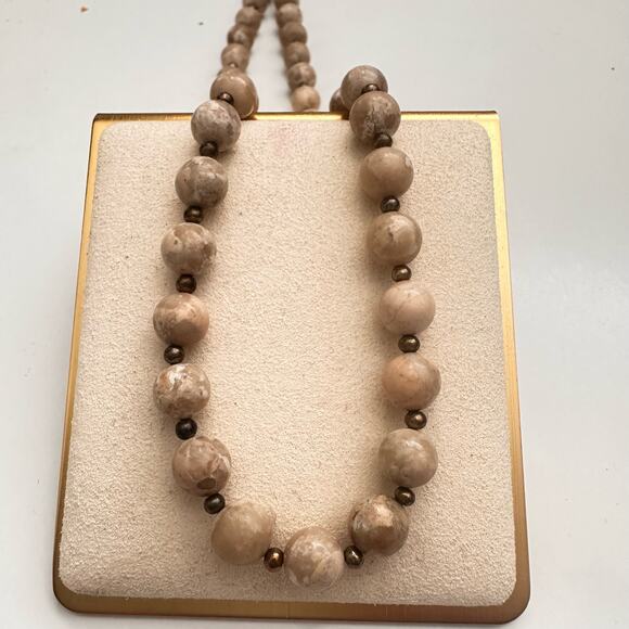 Vintage Earth-Tone Graduated Genuine Agate Beaded Necklace Fish hook clasp - Picture 5 of 8